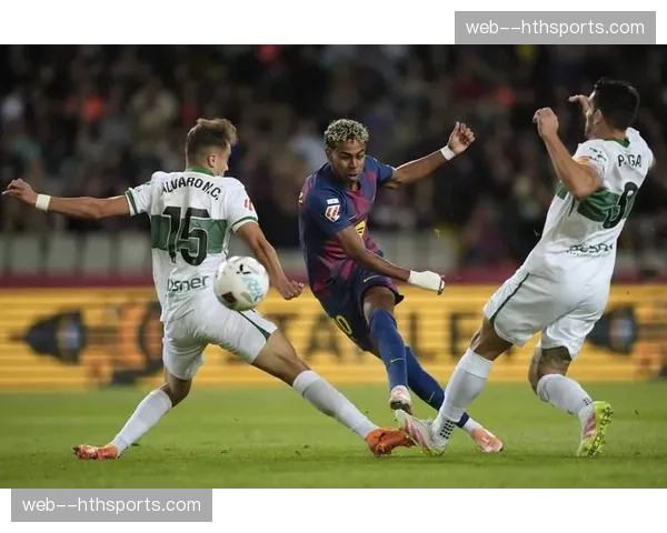 赫罗纳更衣室内讧曝光，黑马神话急速崩塌背后的战术僵化问题