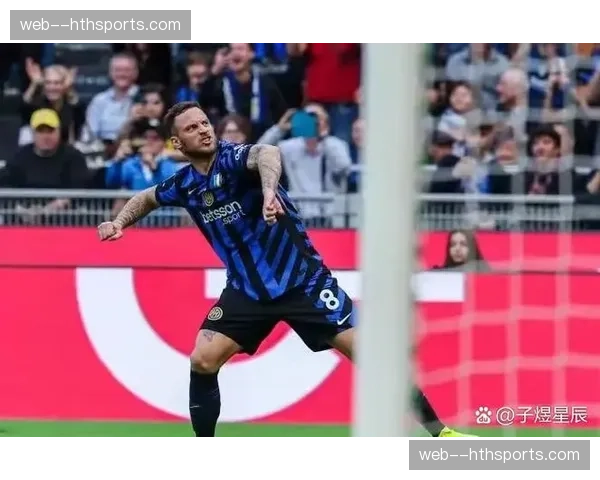 赛前报道:为应对那不勒斯前场群抢,威尼斯门将加强短传出球训练 赛前报道:为应对那不勒斯前场群抢,威尼斯门将加强短传出球训练